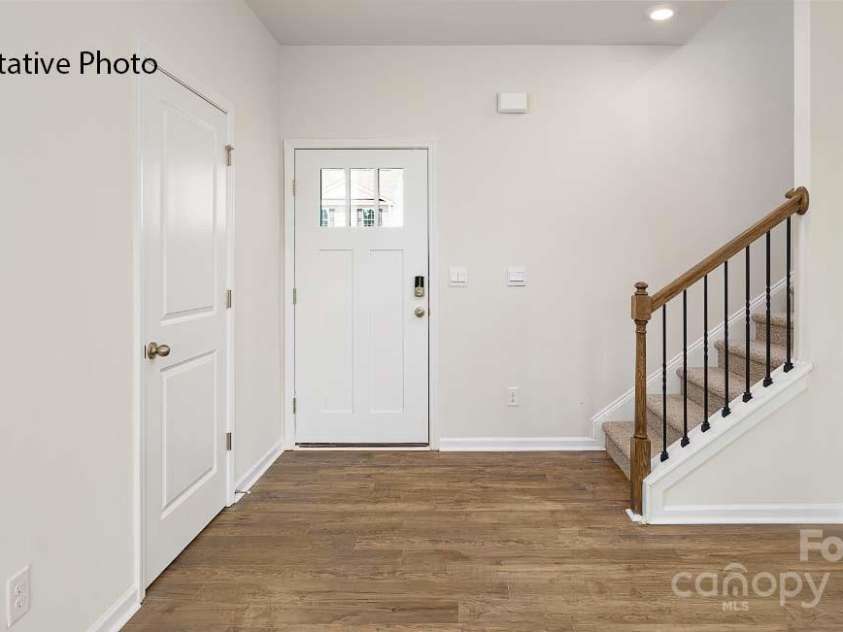 2054 10th Street, Hickory, NC 28602.  MLS# CAR4322754, YatesRealty ID 12982. 