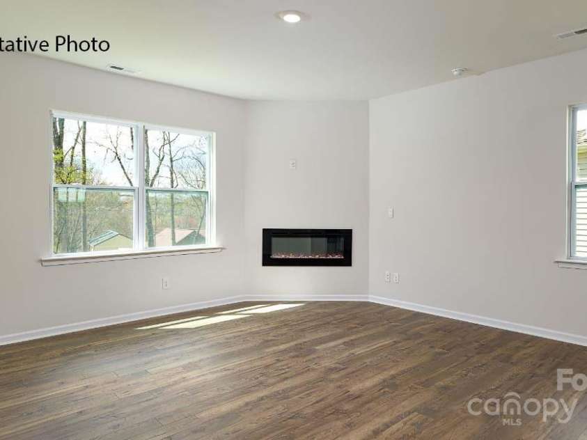 2054 10th Street, Hickory, NC 28602.  MLS# CAR4322754, YatesRealty ID 12982. 