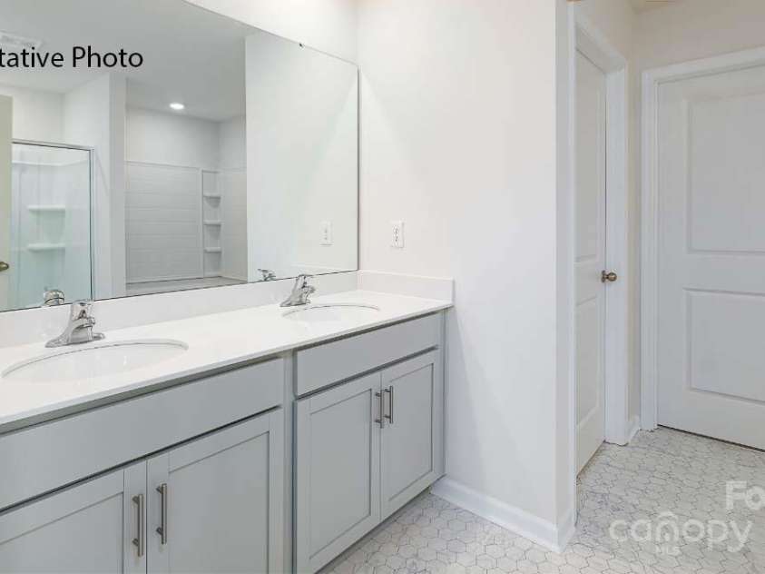 2054 10th Street, Hickory, NC 28602.  MLS# CAR4322754, YatesRealty ID 12982. 