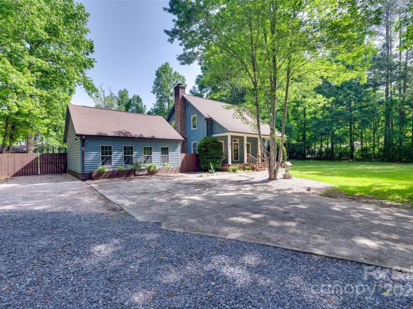 6688 Pine Forest Drive, York, SC 29745.  MLS# CAR4232954, YatesRealty ID 12982. 