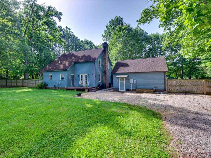 6688 Pine Forest Drive, York, SC 29745.  MLS# CAR4232954, YatesRealty ID 12982. 