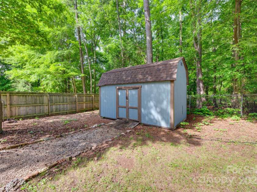6688 Pine Forest Drive, York, SC 29745.  MLS# CAR4232954, YatesRealty ID 12982. 