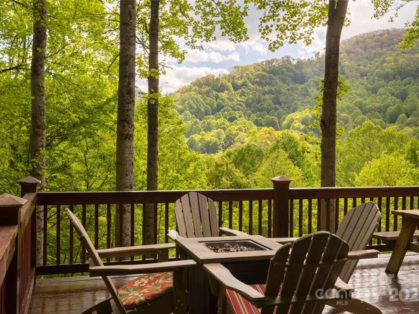 277 Mayali Trail, Waynesville, NC 28785.  MLS# CAR4256783, YatesRealty ID 12983. 