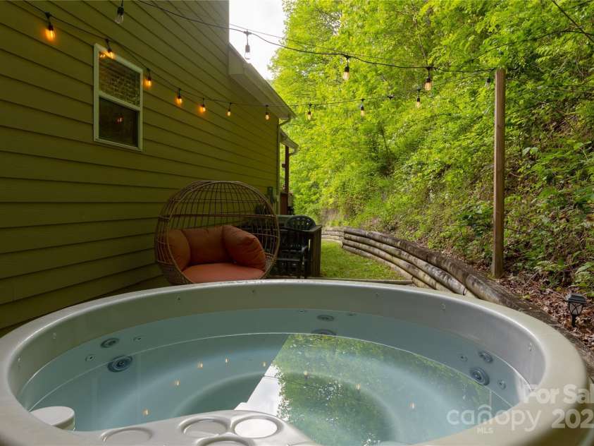 277 Mayali Trail, Waynesville, NC 28785.  MLS# CAR4256783, YatesRealty ID 12983. 