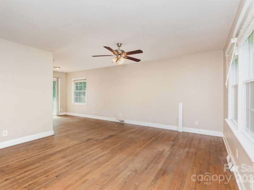 1532 Downs Avenue, Charlotte, NC 28205.  MLS# CAR4249306, YatesRealty ID 12985. 