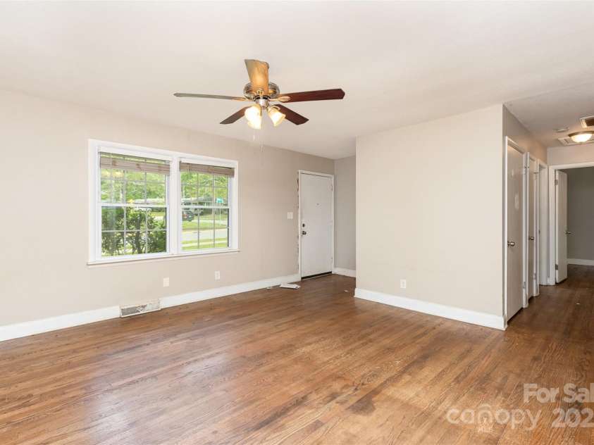 1532 Downs Avenue, Charlotte, NC 28205.  MLS# CAR4249306, YatesRealty ID 12985. 