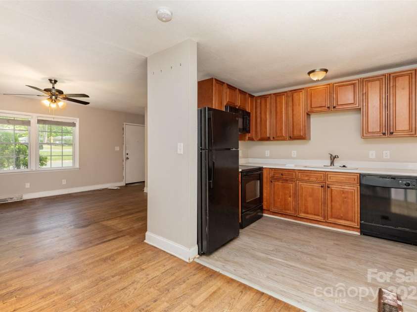 1532 Downs Avenue, Charlotte, NC 28205.  MLS# CAR4249306, YatesRealty ID 12985. 