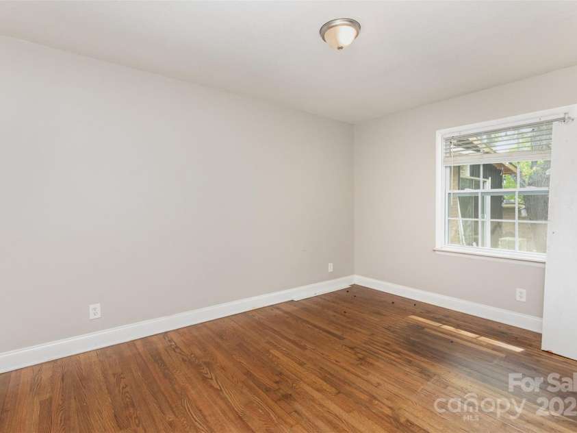1532 Downs Avenue, Charlotte, NC 28205.  MLS# CAR4249306, YatesRealty ID 12985. 