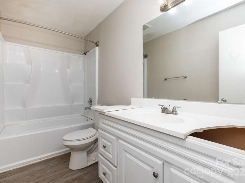 1532 Downs Avenue, Charlotte, NC 28205.  MLS# CAR4249306, YatesRealty ID 12985. 