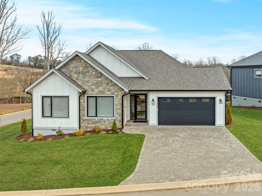 304 Avery Trail Drive, Arden, NC 28704.  MLS# CAR4336912, YatesRealty ID 12985. 