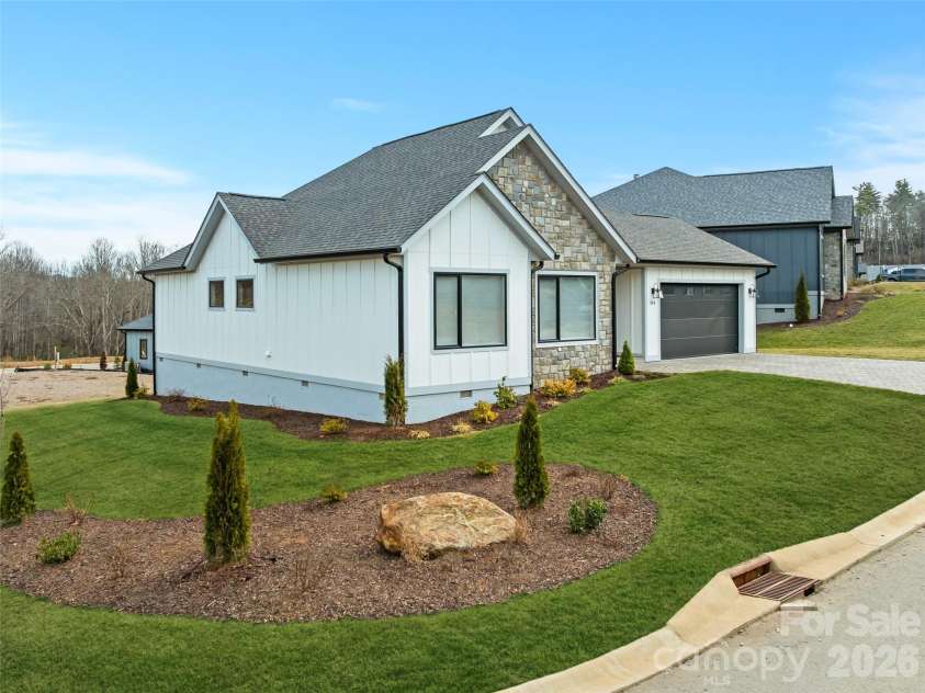 304 Avery Trail Drive, Arden, NC 28704.  MLS# CAR4336912, YatesRealty ID 12985. 