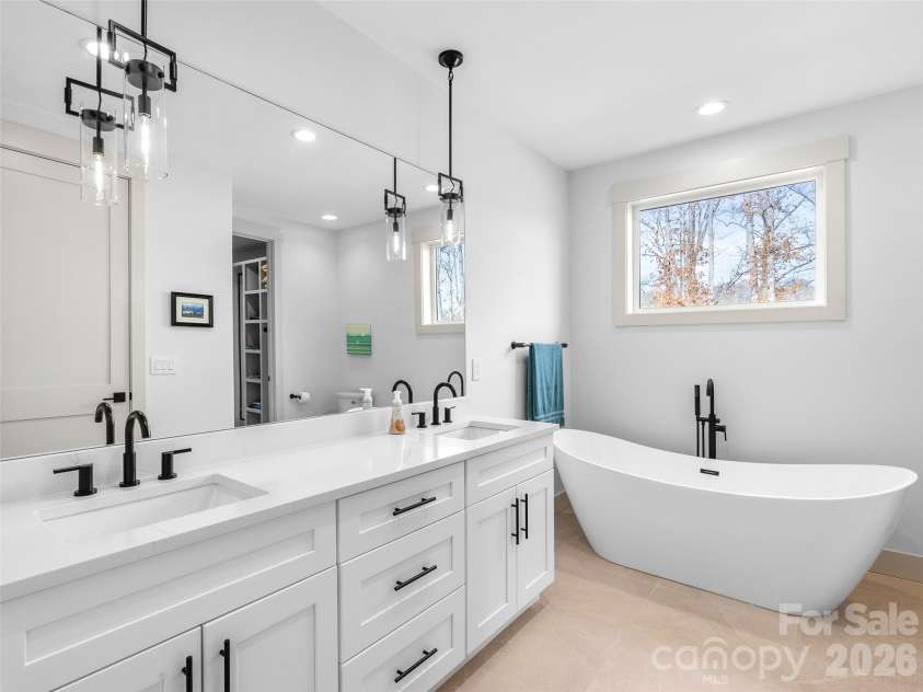 304 Avery Trail Drive, Arden, NC 28704.  MLS# CAR4336912, YatesRealty ID 12985. 