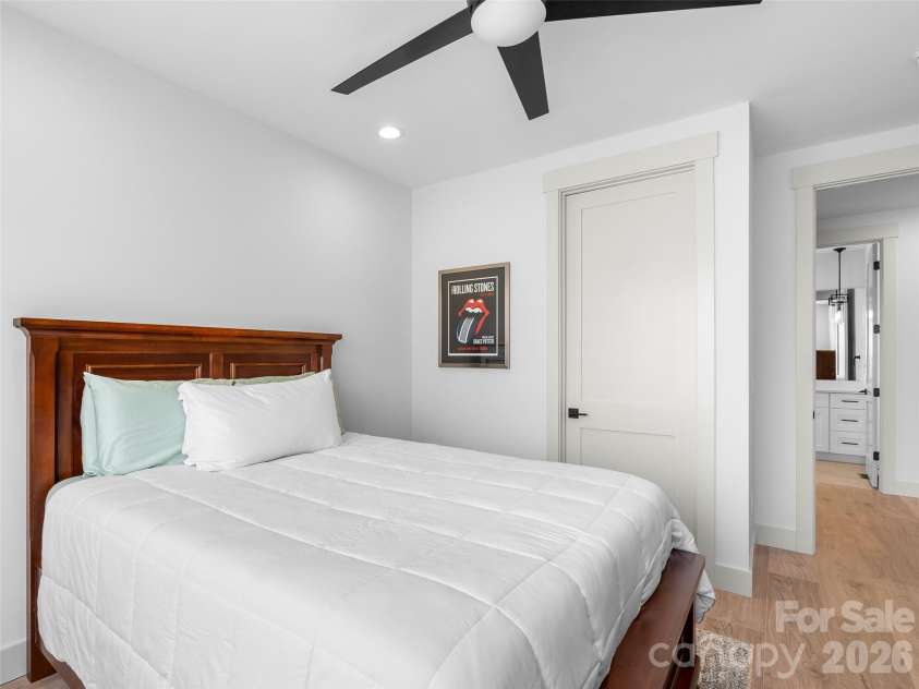 304 Avery Trail Drive, Arden, NC 28704.  MLS# CAR4336912, YatesRealty ID 12985. 