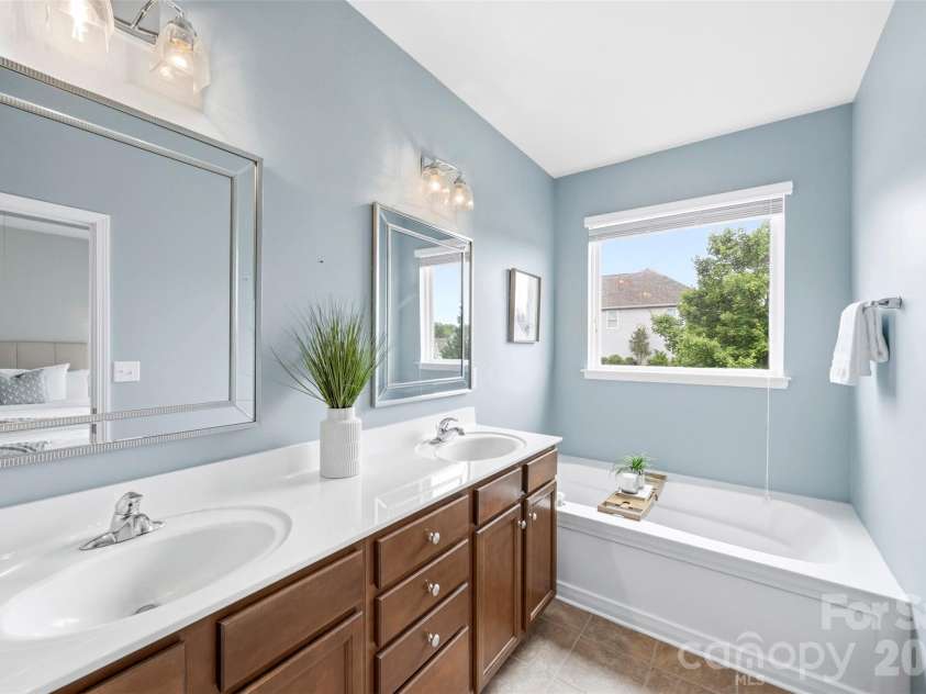 10974 Aspen Ridge Lane, Concord, NC 28027.  MLS# CAR4388154, YatesRealty ID 12986. 