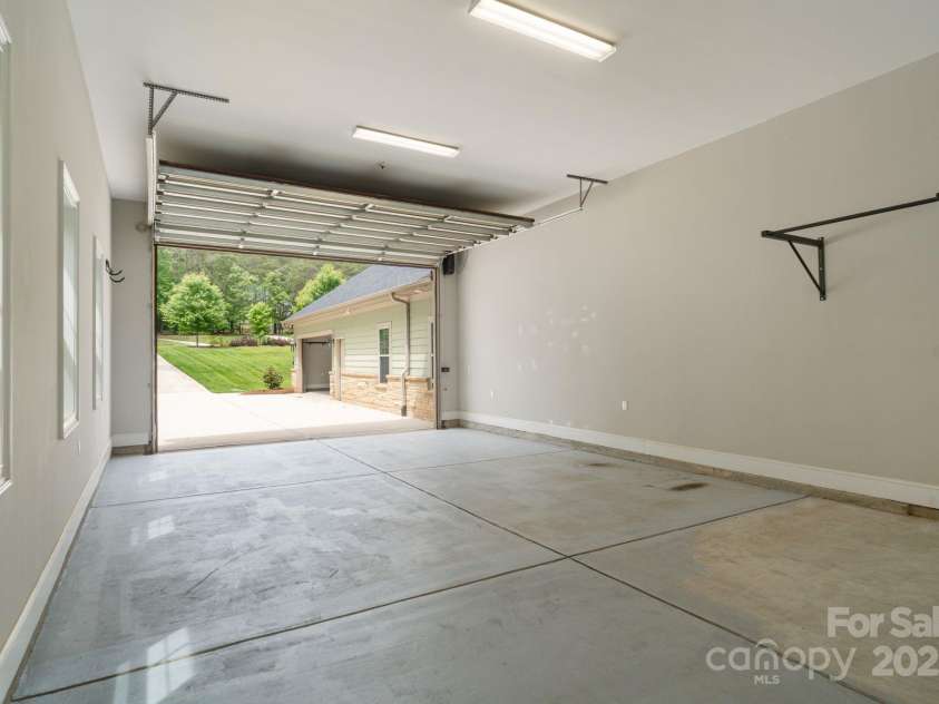 7358 Bay Cove Court, Denver, NC 28037.  MLS# CAR4252391, YatesRealty ID 12987. Massive garage.  Perfect for RV, boat, or 8 cars