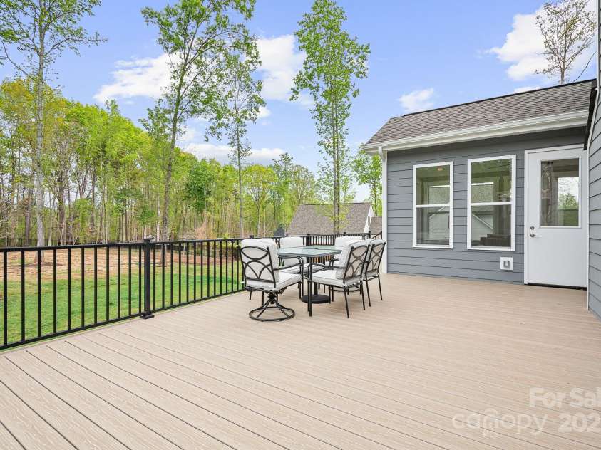 137 Brawley Woods Lane, Mooresville, NC 28115.  MLS# CAR4246741, YatesRealty ID 12988. 