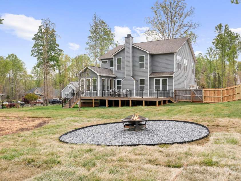 137 Brawley Woods Lane, Mooresville, NC 28115.  MLS# CAR4246741, YatesRealty ID 12988. 