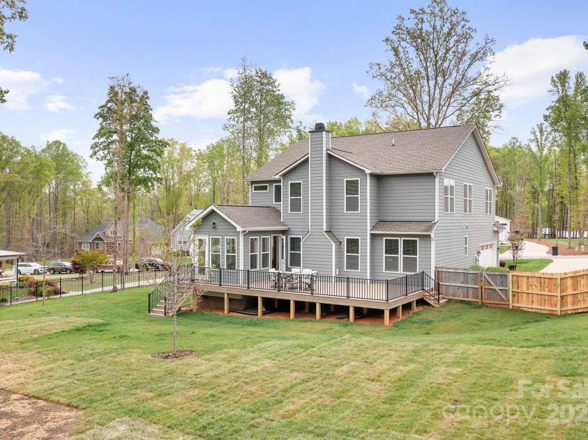 137 Brawley Woods Lane, Mooresville, NC 28115.  MLS# CAR4246741, YatesRealty ID 12988. 
