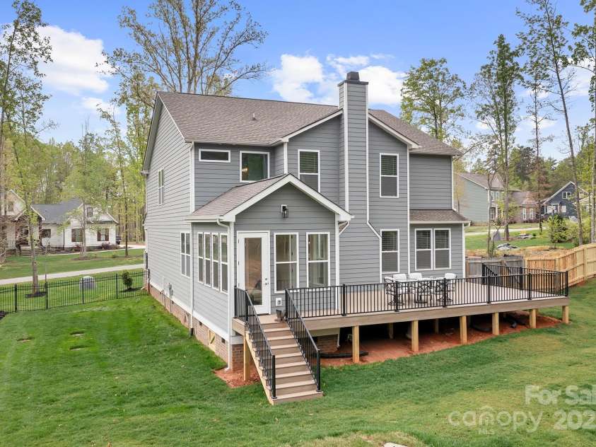 137 Brawley Woods Lane, Mooresville, NC 28115.  MLS# CAR4246741, YatesRealty ID 12988. 