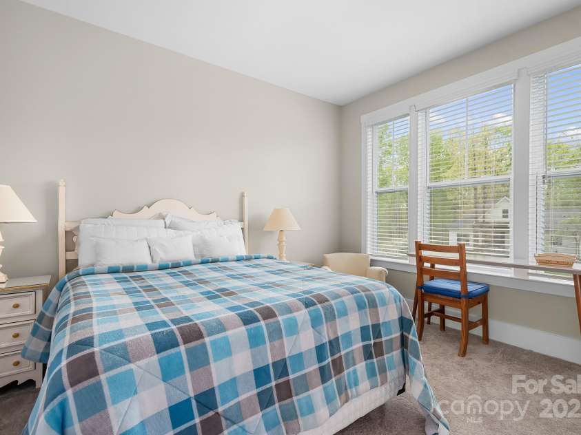 137 Brawley Woods Lane, Mooresville, NC 28115.  MLS# CAR4246741, YatesRealty ID 12988. Bed 3