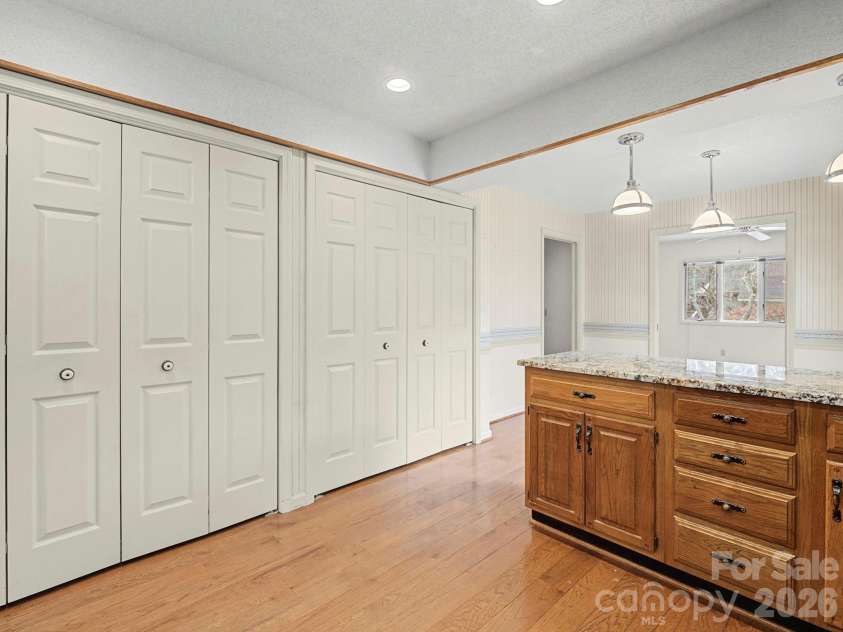 605 Red Oak Drive, Hendersonville, NC 28791.  MLS# CAR4343534, YatesRealty ID 12989. Kitchen