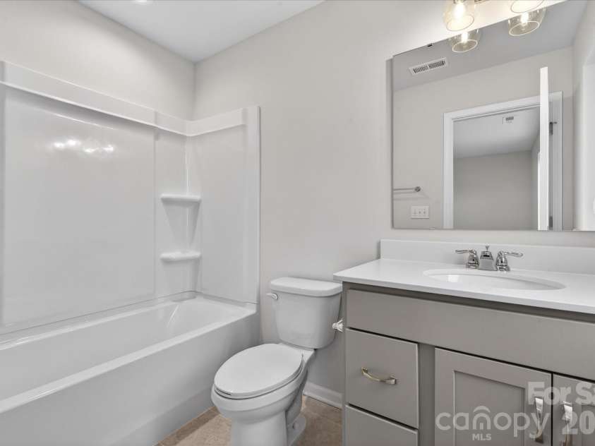 242 Ferebee Place, Charlotte, NC 28213.  MLS# CAR4322624, YatesRealty ID 1299. Bath 2