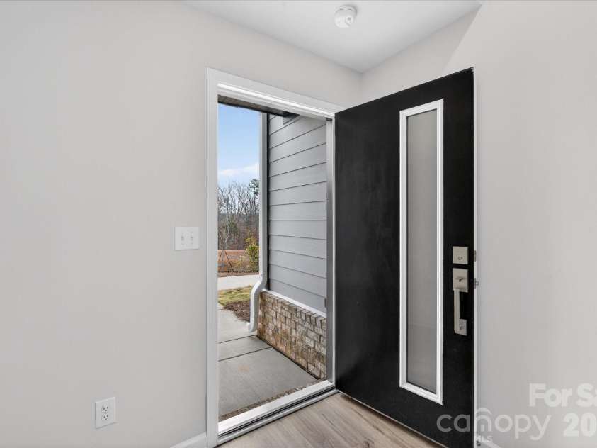 242 Ferebee Place, Charlotte, NC 28213.  MLS# CAR4322624, YatesRealty ID 1299. Entry