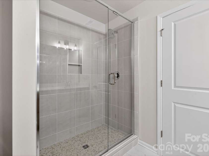 242 Ferebee Place, Charlotte, NC 28213.  MLS# CAR4322624, YatesRealty ID 1299. Premier Bath