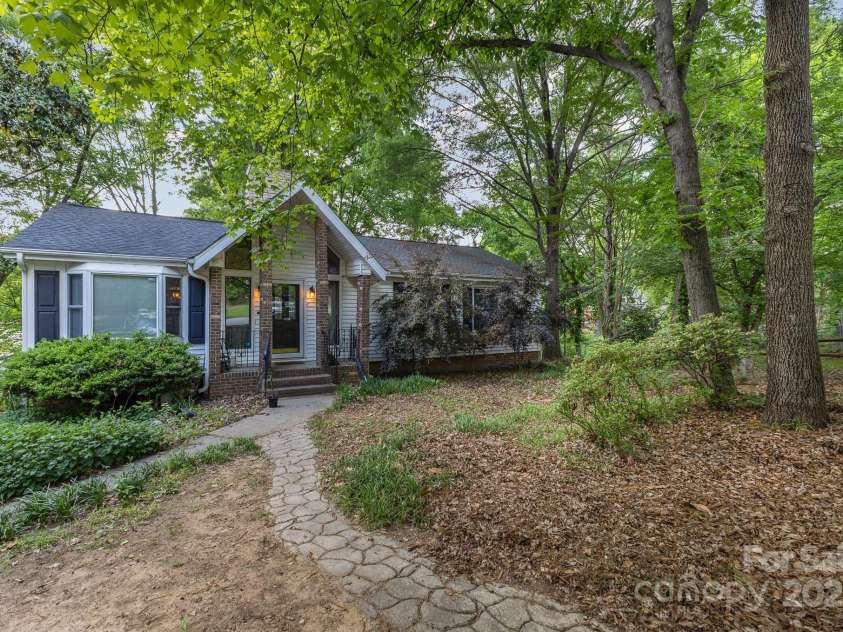 1407 Jodhpur Court, Charlotte, NC 28212.  MLS# CAR4255043, YatesRealty ID 12990. 