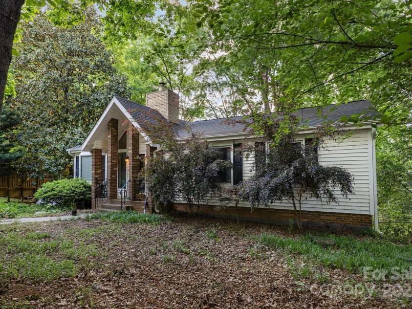 1407 Jodhpur Court, Charlotte, NC 28212.  MLS# CAR4255043, YatesRealty ID 12990. 