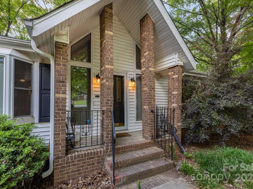 1407 Jodhpur Court, Charlotte, NC 28212.  MLS# CAR4255043, YatesRealty ID 12990. 