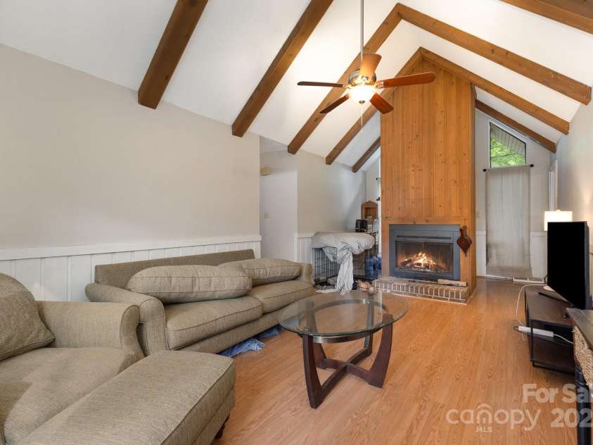 1407 Jodhpur Court, Charlotte, NC 28212.  MLS# CAR4255043, YatesRealty ID 12990. 