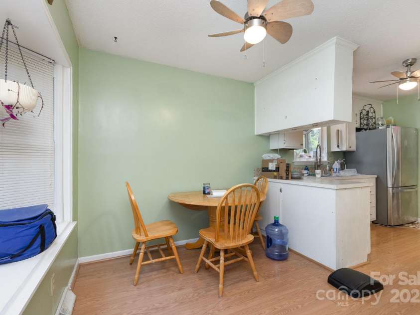 1407 Jodhpur Court, Charlotte, NC 28212.  MLS# CAR4255043, YatesRealty ID 12990. 