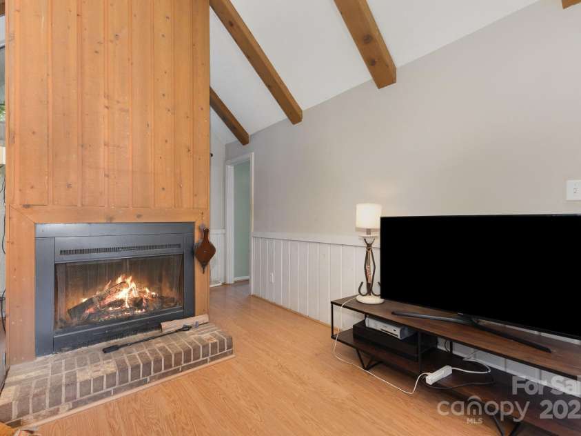 1407 Jodhpur Court, Charlotte, NC 28212.  MLS# CAR4255043, YatesRealty ID 12990. 