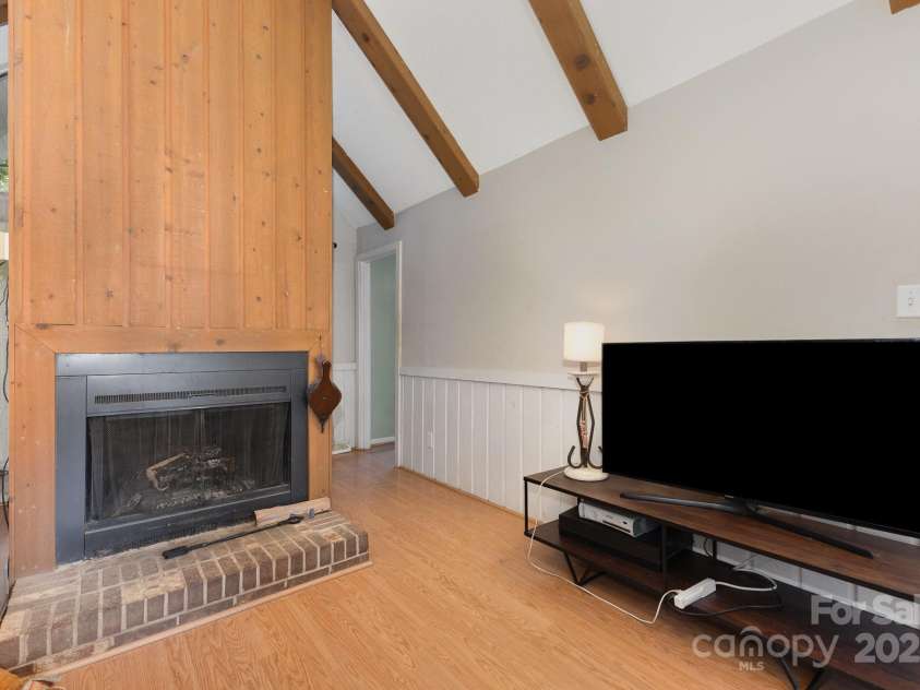 1407 Jodhpur Court, Charlotte, NC 28212.  MLS# CAR4255043, YatesRealty ID 12990. 