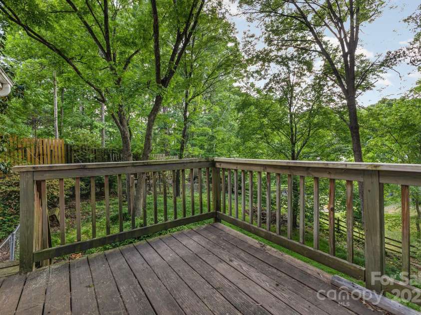 1407 Jodhpur Court, Charlotte, NC 28212.  MLS# CAR4255043, YatesRealty ID 12990. 