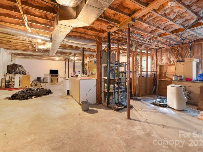 1407 Jodhpur Court, Charlotte, NC 28212.  MLS# CAR4255043, YatesRealty ID 12990. Basement