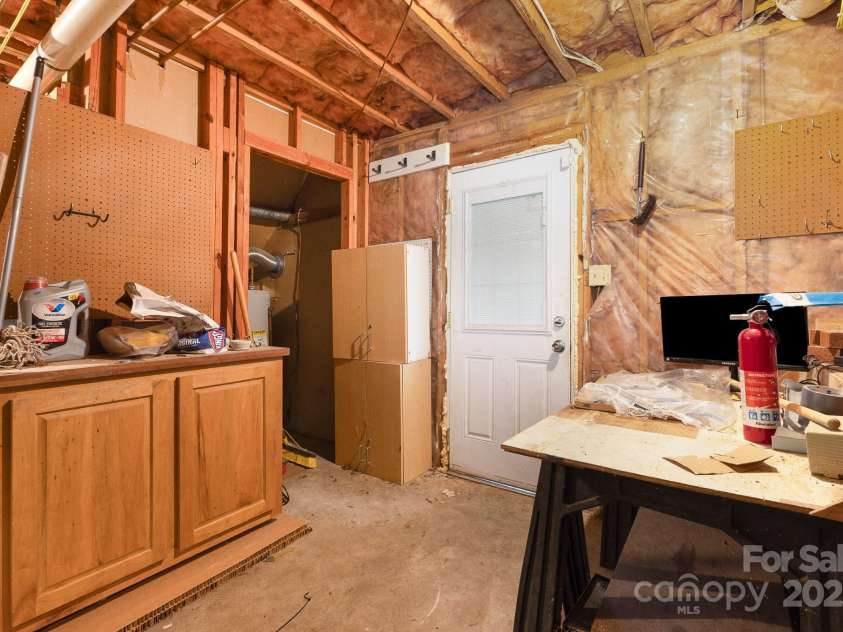 1407 Jodhpur Court, Charlotte, NC 28212.  MLS# CAR4255043, YatesRealty ID 12990. Basement