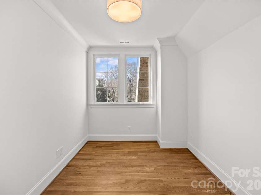 4715 Montclair Avenue, Charlotte, NC 28211.  MLS# CAR4345592, YatesRealty ID 12990. Excersice room