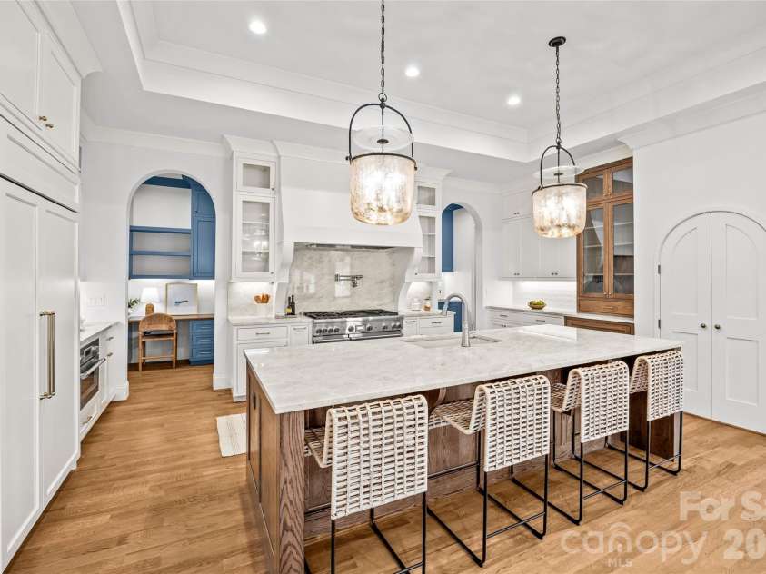 4715 Montclair Avenue, Charlotte, NC 28211.  MLS# CAR4345592, YatesRealty ID 12990. Kitchen