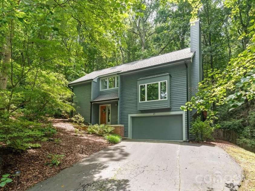 45 Windward Drive, Asheville, NC 28803.  MLS# CAR4341817, YatesRealty ID 12992. 45 Windward