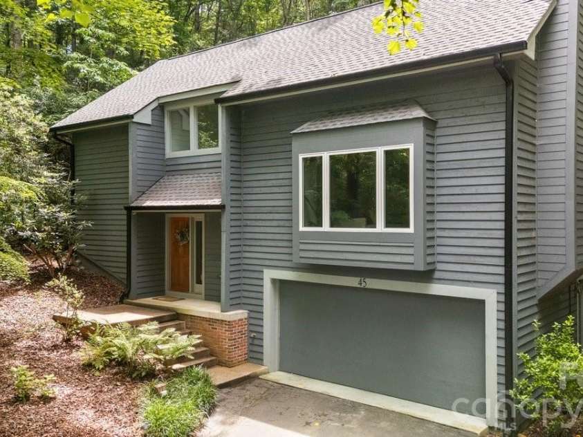 45 Windward Drive, Asheville, NC 28803.  MLS# CAR4341817, YatesRealty ID 12992. 45 Windward
