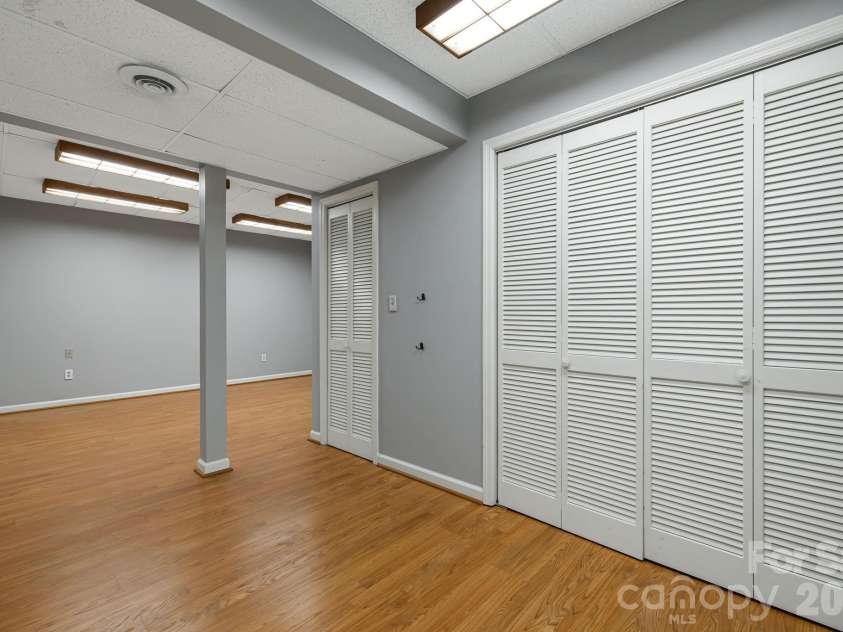 45 Windward Drive, Asheville, NC 28803.  MLS# CAR4341817, YatesRealty ID 12992. Flex Space/Bonus Room