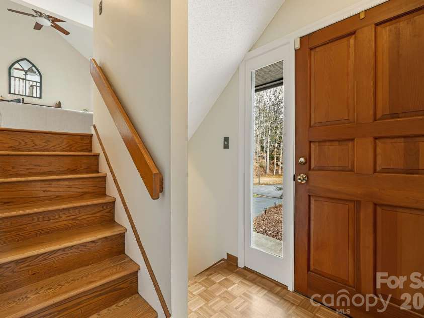 45 Windward Drive, Asheville, NC 28803.  MLS# CAR4341817, YatesRealty ID 12992. Front entrance
