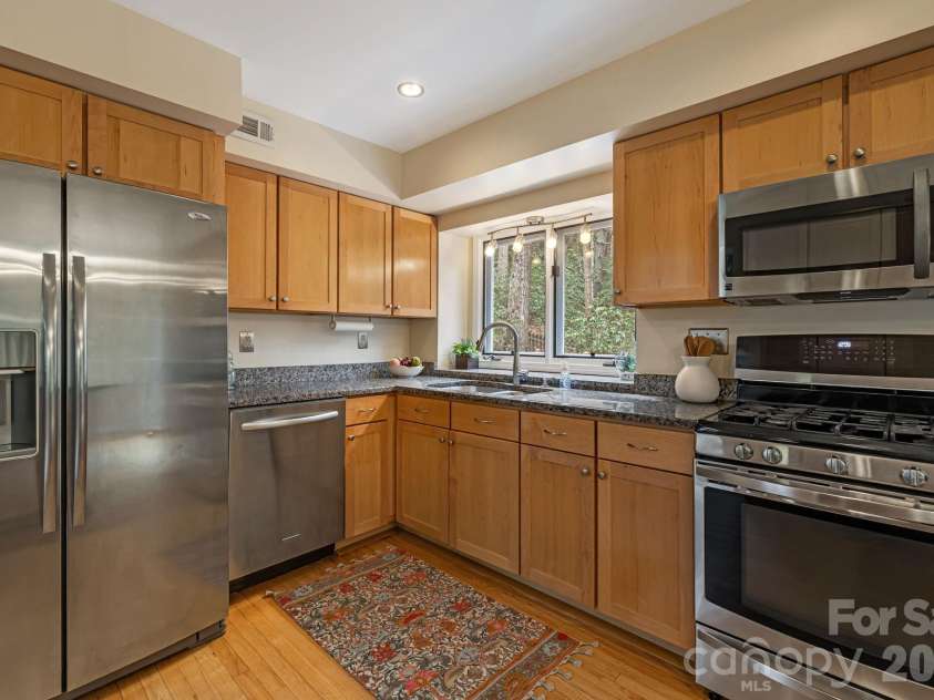 45 Windward Drive, Asheville, NC 28803.  MLS# CAR4341817, YatesRealty ID 12992. Kitchen
