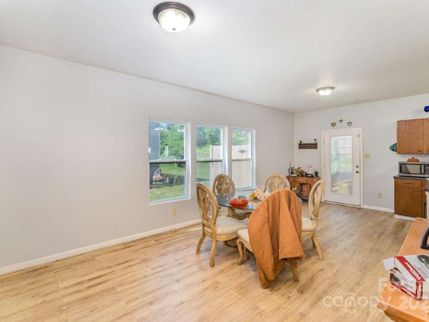 3882 Shasta Circle, Clover, SC 29710.  MLS# CAR4243358, YatesRealty ID 12994. 