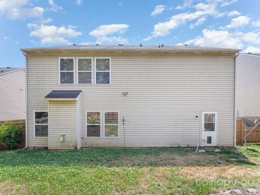 3882 Shasta Circle, Clover, SC 29710.  MLS# CAR4243358, YatesRealty ID 12994. 