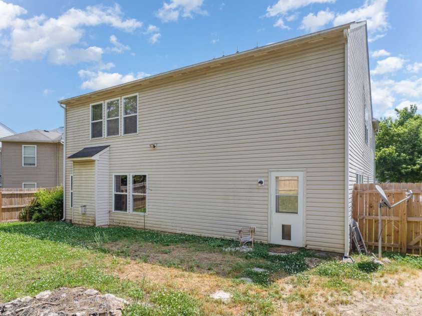 3882 Shasta Circle, Clover, SC 29710.  MLS# CAR4243358, YatesRealty ID 12994. 