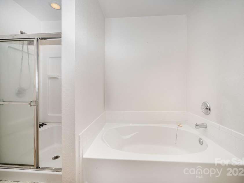 3882 Shasta Circle, Clover, SC 29710.  MLS# CAR4243358, YatesRealty ID 12994. 