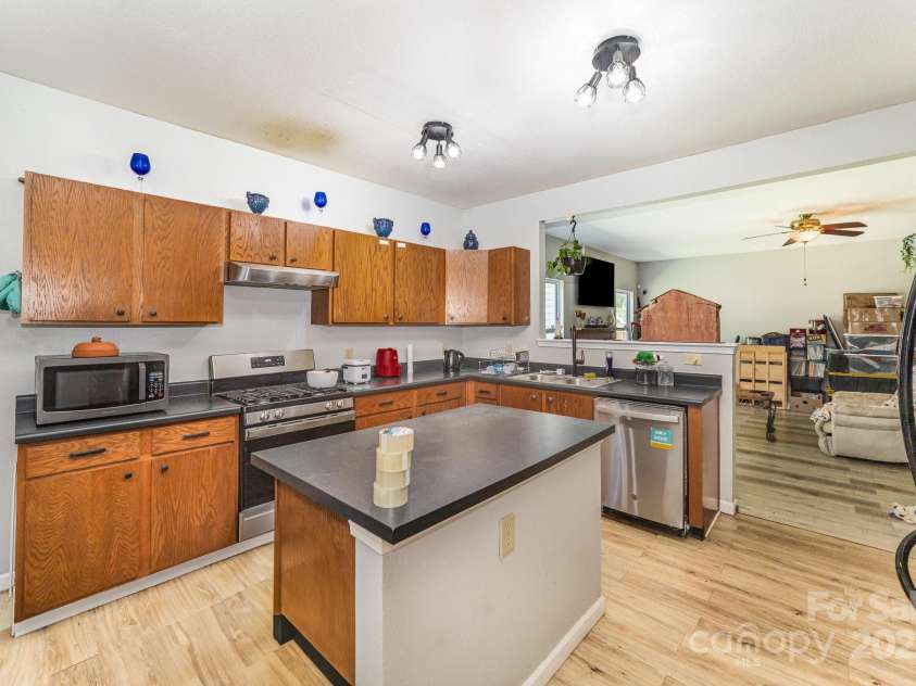 3882 Shasta Circle, Clover, SC 29710.  MLS# CAR4243358, YatesRealty ID 12994. 